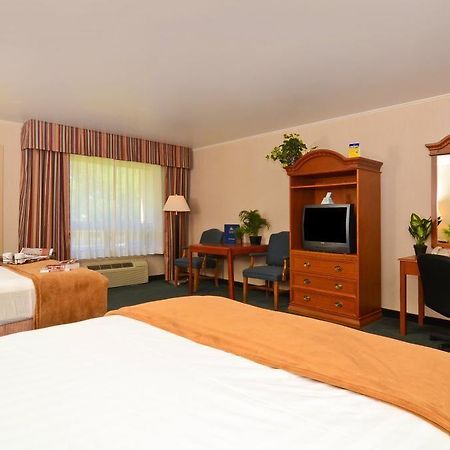 Red Arrow Inn & Suites, A Travelodge By Wyndham Montrose Exteriör bild